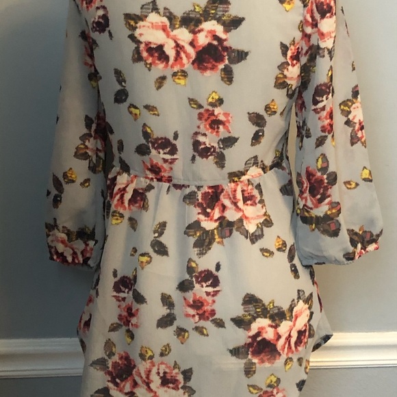 🌸3/$15 Princess Vera Wang Crepe Tunic - Picture 3 of 10
